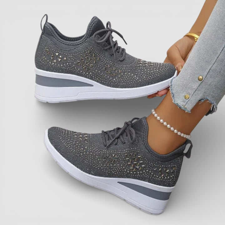 Karolína - stylové a mimořádně pohodlné platformové tenisky pro moderní a sebevědomý každodenní look