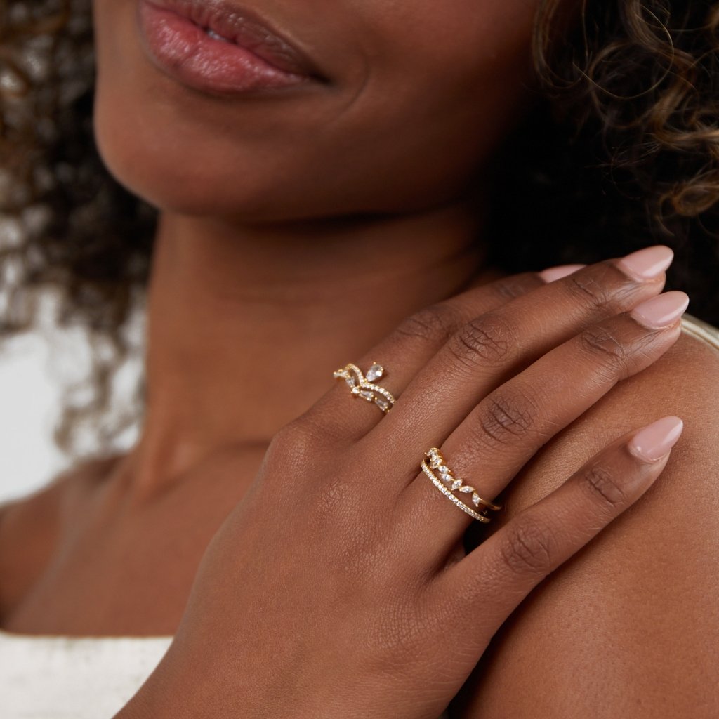 Aura - Elegantní Krystalový Prsten s Jemným Leskem a Pohodlným Nošením