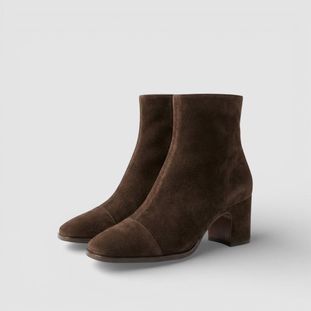 Vlasta - Elegantní Velurové Kozačky s Pohodlným Blokovým Podpatkem pro Celodenní Komfort