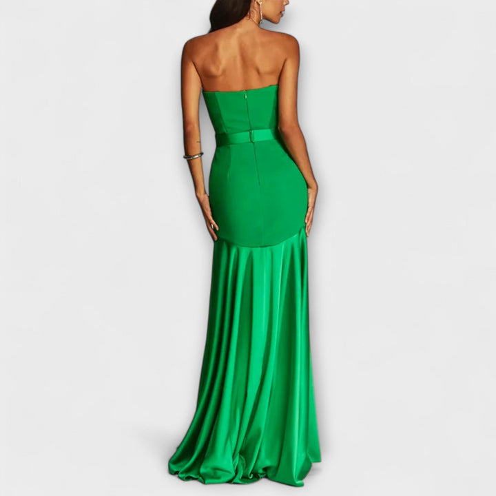 Vada - Maxi šaty s odhalenými rameny a V-výstřihem