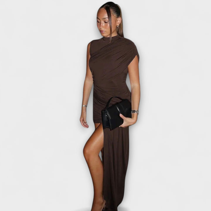 Lila - Stylové, úzké šaty s kulatým výstřihem a sklady