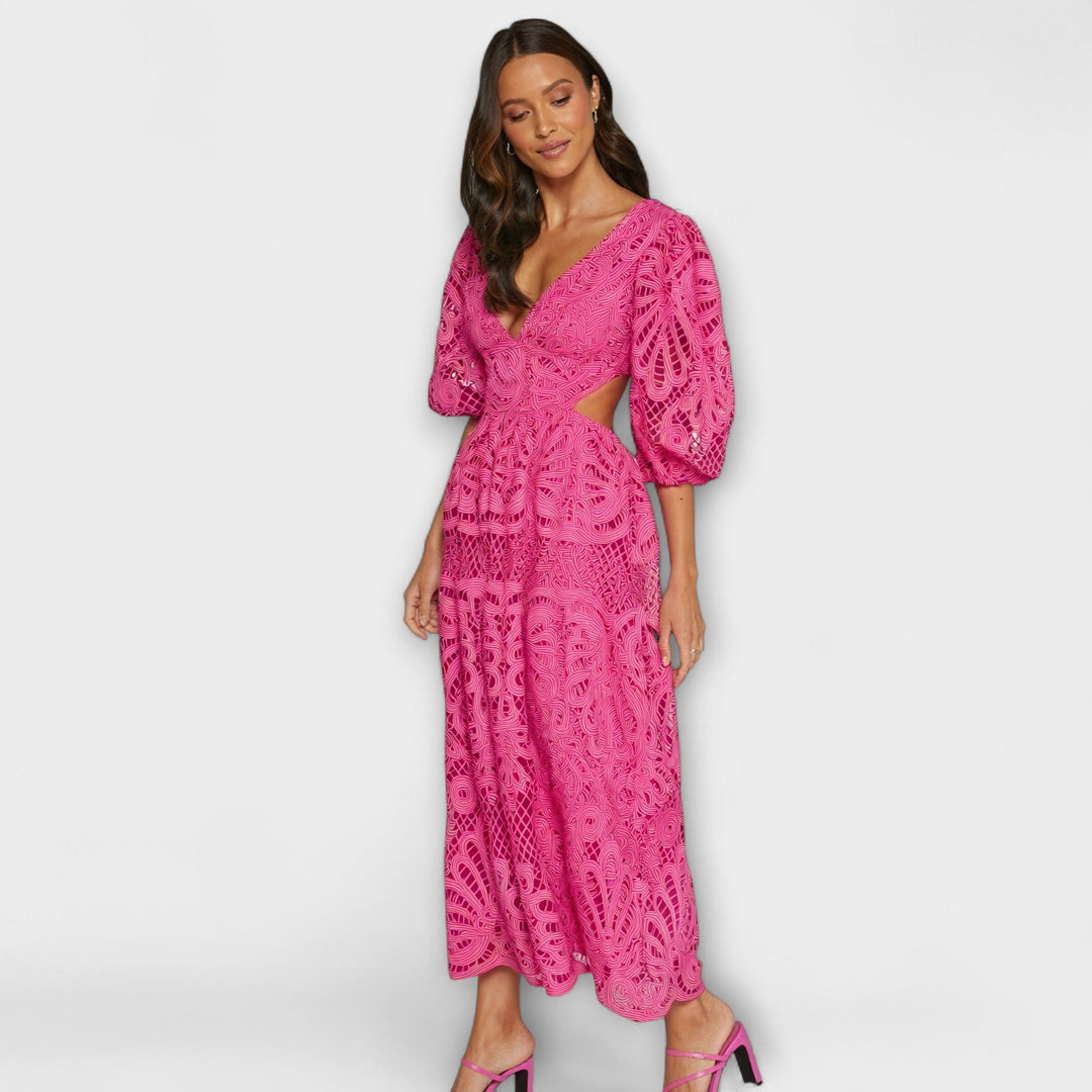 Elegantní šaty s jemnými detaily