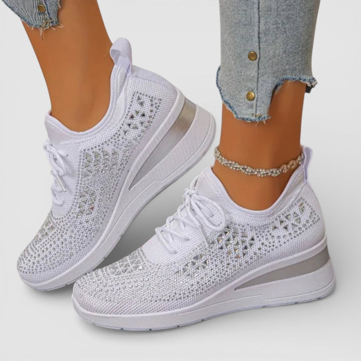 Karolína - stylové a mimořádně pohodlné platformové tenisky pro moderní a sebevědomý každodenní look