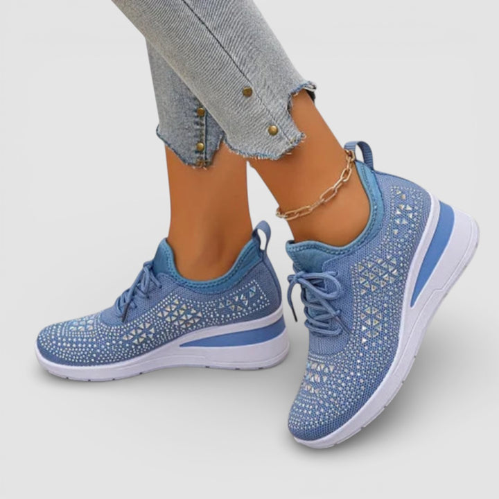 Karolína - stylové a mimořádně pohodlné platformové tenisky pro moderní a sebevědomý každodenní look