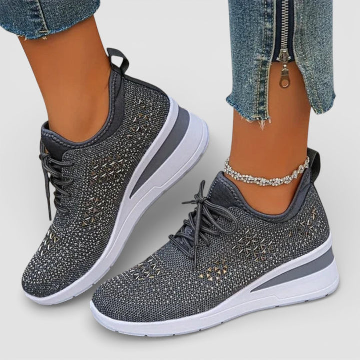 Karolína - stylové a mimořádně pohodlné platformové tenisky pro moderní a sebevědomý každodenní look