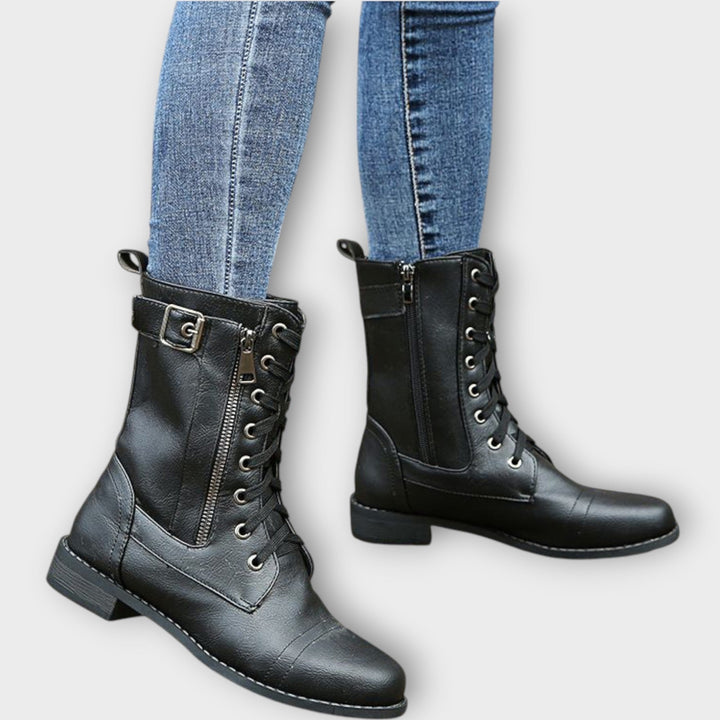 Klasické kožené kotníkové boty na šněrování