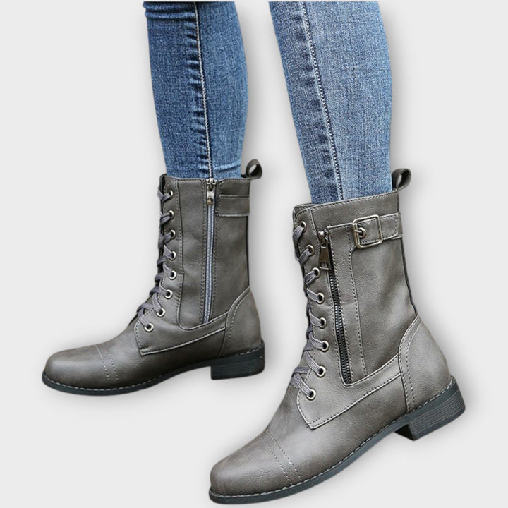 Klasické kožené kotníkové boty na šněrování