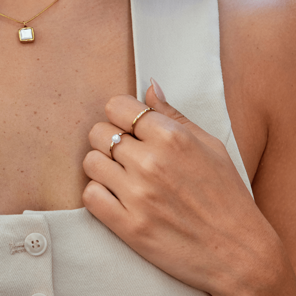 Peri - Prsten se Sladkovodní Perlou pro Jemný a Elegantní Styl